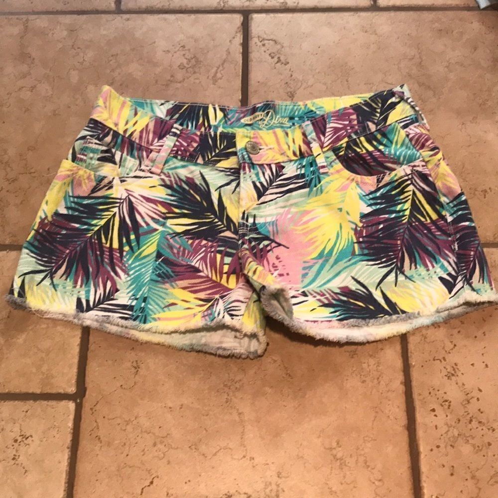 (5/$25) Host pick Old Navy tropical Diva Shorts